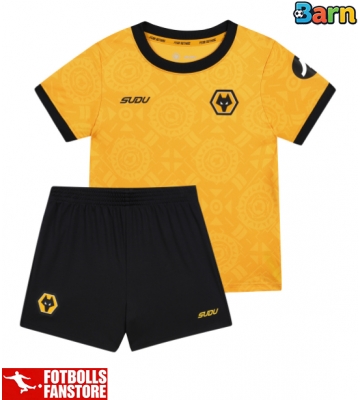 Wolves Hemmatröja Barn 2025-26 Kortärmad (+ Korta byxor)